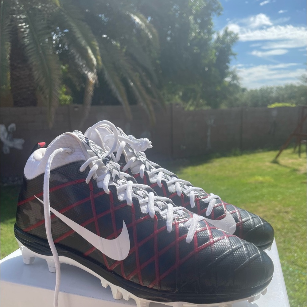 Size 14 nike football cleats. Size 14